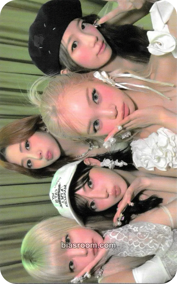 HOT Photocard - LE SSERAFIM - LE SSERAFIM K-pop photocard
