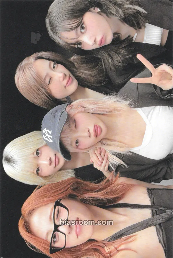 HOT Photocard - LE SSERAFIM - LE SSERAFIM K-pop photocard
