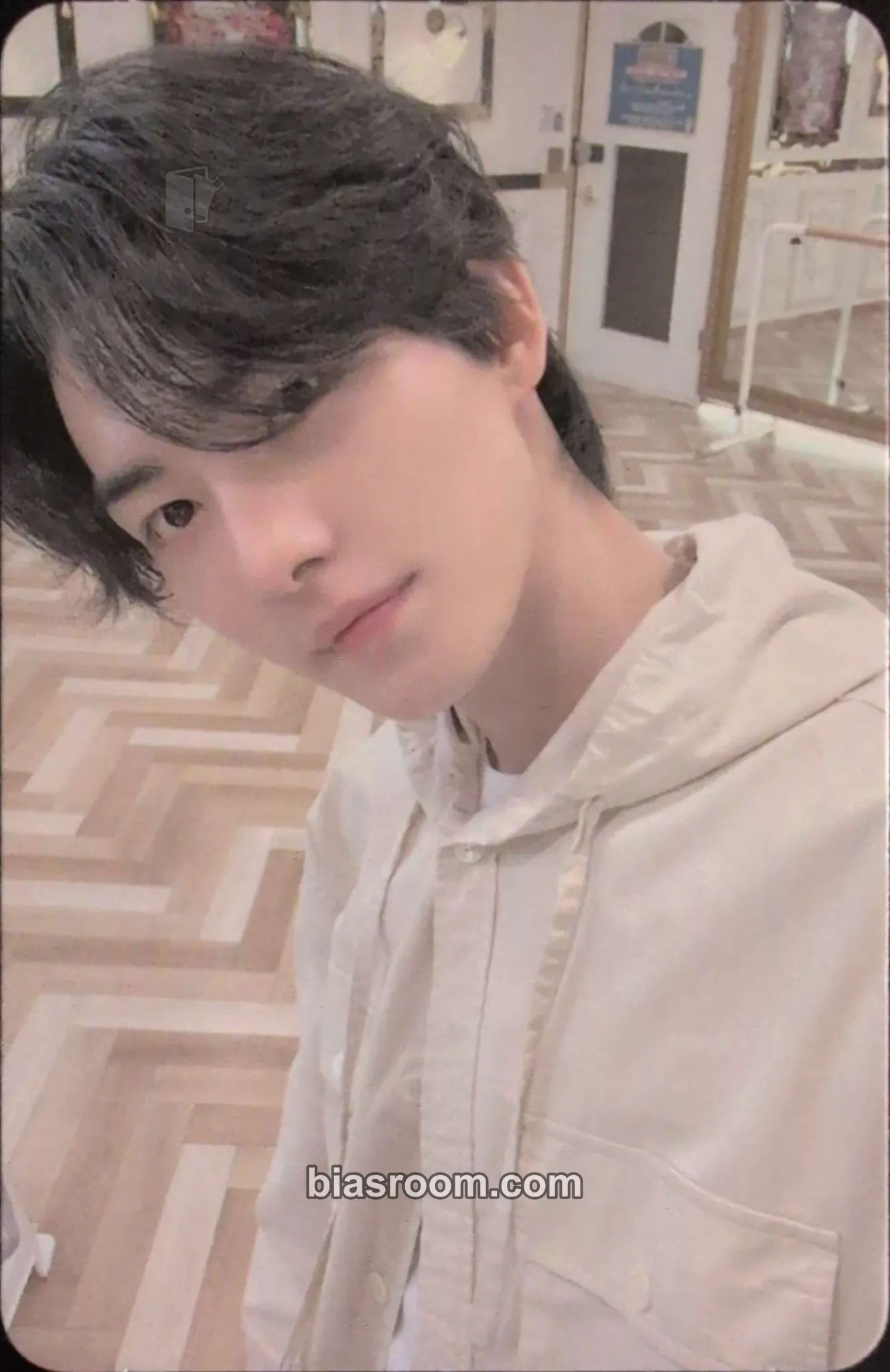 Hyunjun Hur (ex. Hwall) Backseat Photocard - Hyunjun Hur - Hyunjun Hur K-pop photocard