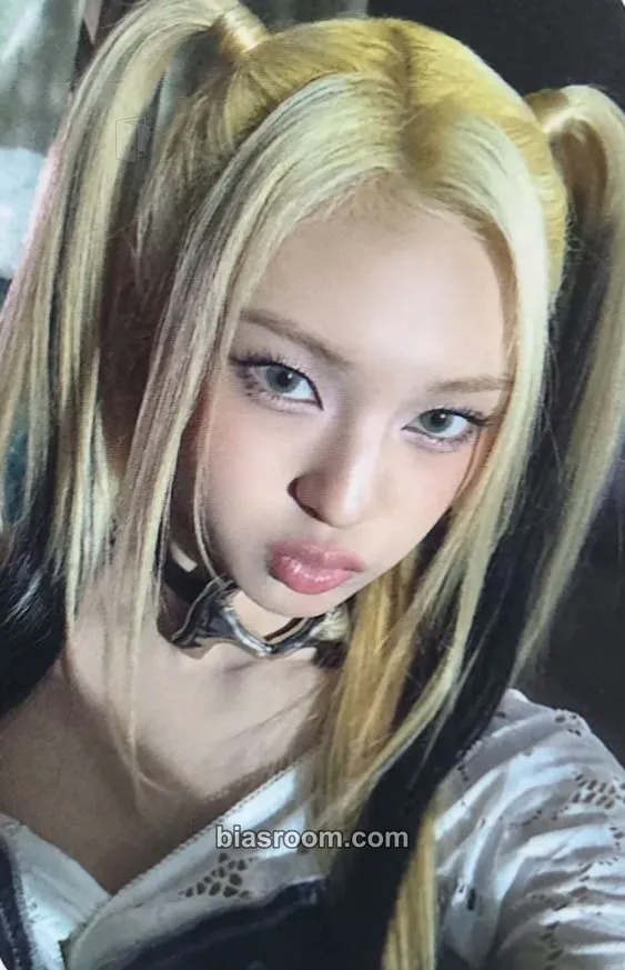 Chiquita BABYMONS7ER Photocard - BABYMONSTER - BABYMONSTER K-pop photocard