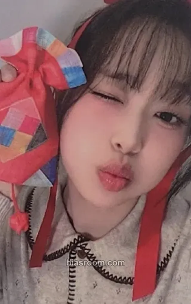 Chuu - Chuu - XO, My Cyberlove Album muvve fansign event online