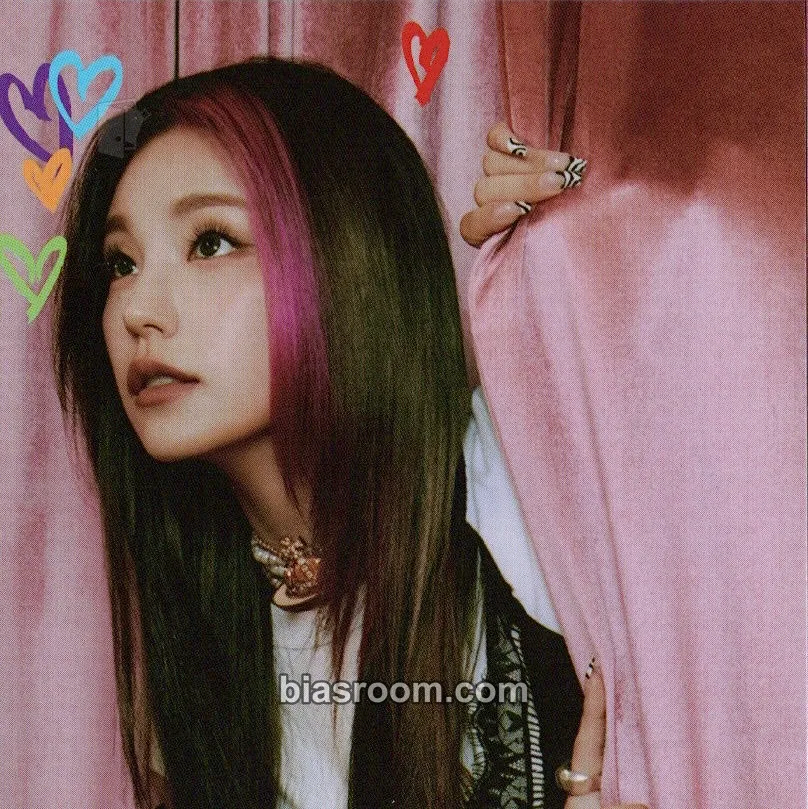 Yeji Crazy in Love Photocard - ITZY - ITZY K-pop photocard