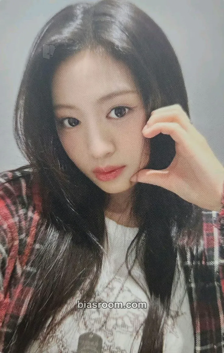 Ahyeon BABYMONS7ER Photocard - BABYMONSTER - BABYMONSTER K-pop photocard