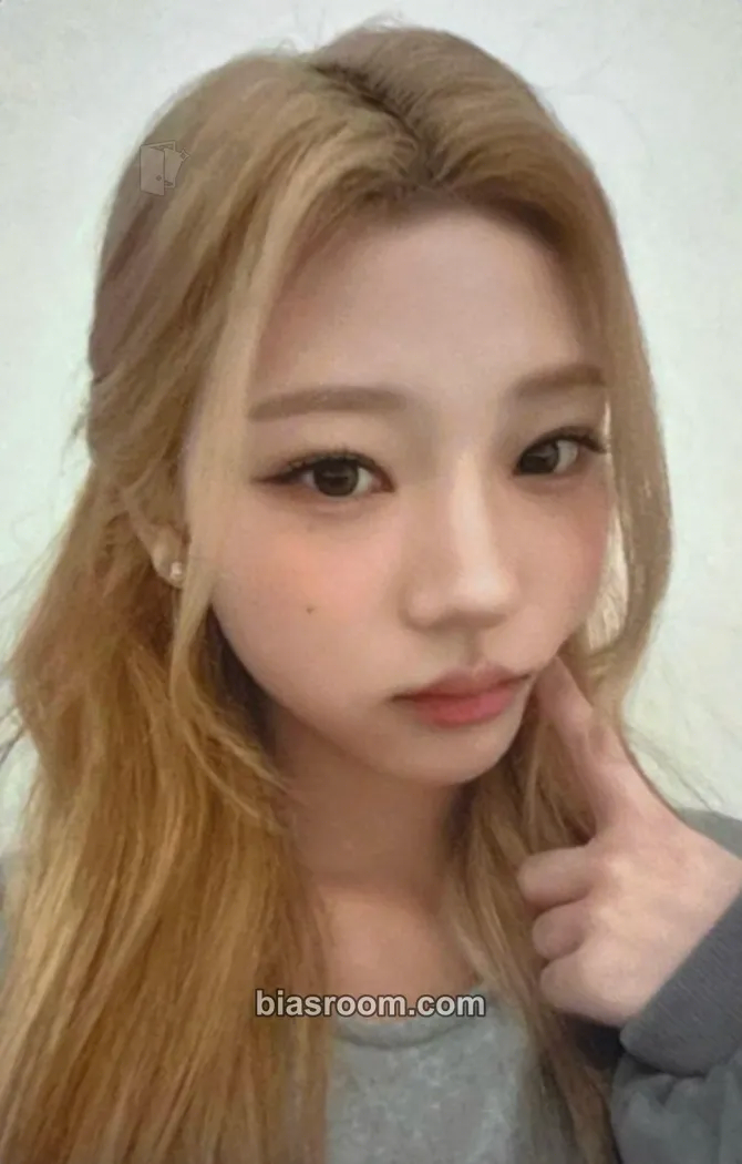 Stella FOCUS Photocard - Hearts2Hearts - Hearts2Hearts K-pop photocard