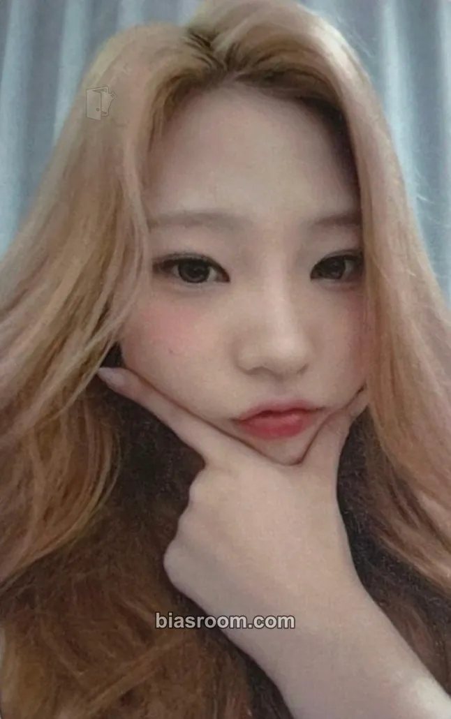 Stella FOCUS Photocard - Hearts2Hearts - Hearts2Hearts K-pop photocard