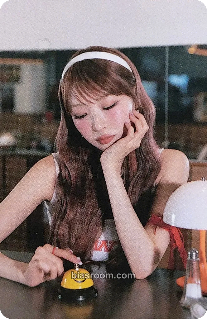 Yume Drama Queen Photocard - LOVEONE - LOVEONE K-pop photocard