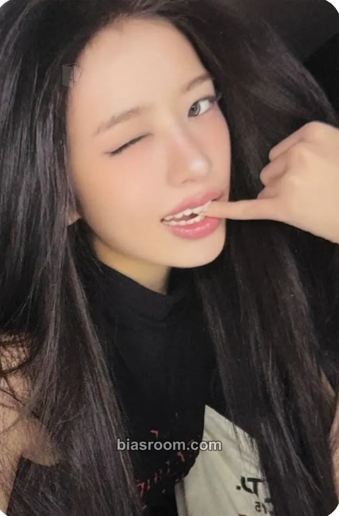 Yujin REVIVE+ Photocard - IVE - IVE K-pop photocard