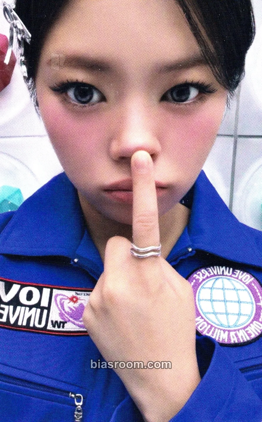 Jeongyeon 10VE Universe (10th Anniversary) Photocard - TWICE - TWICE K-pop photocard