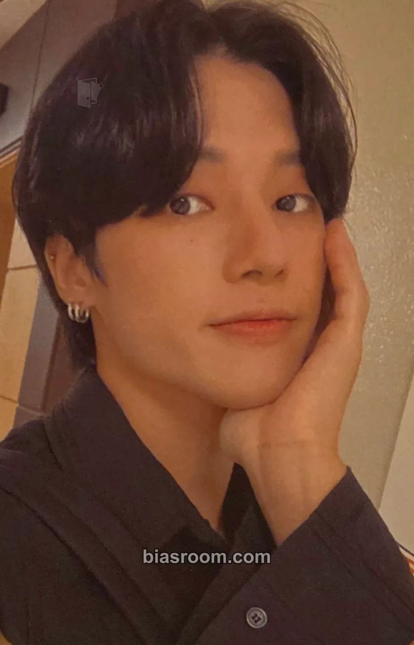 Wooyoung POP-UP: THE WORLD EP.1 : MOVEMENT (Everline) Photocard - ATEEZ - ATEEZ K-pop photocard
