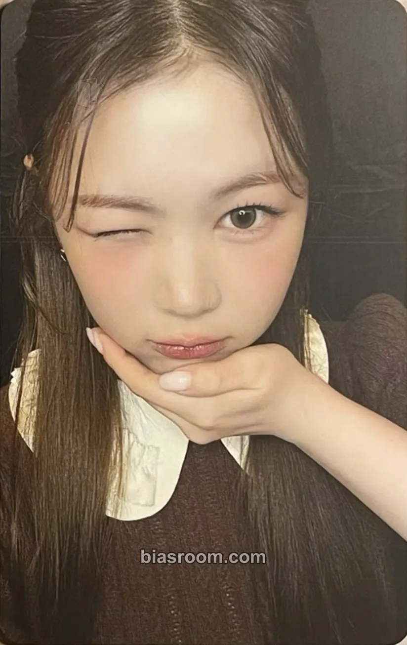 Ye-on FOCUS Photocard - Hearts2Hearts - Hearts2Hearts K-pop photocard