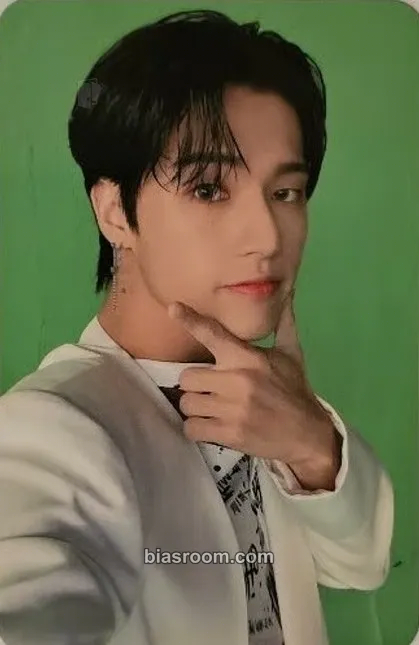Wooyoung THE WORLD EP.1 : MOVEMENT Photocard - ATEEZ - ATEEZ K-pop photocard