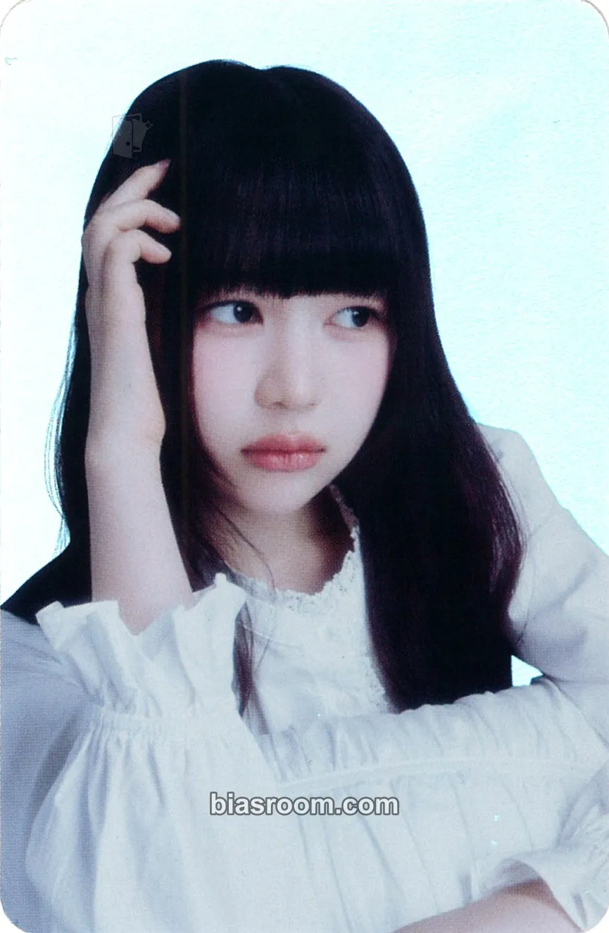 Ye-on Four Hearts Club Official MD Photocard - Hearts2Hearts - Hearts2Hearts K-pop photocard