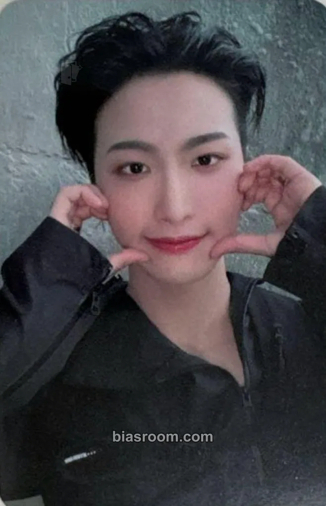 Seonghwa THE WORLD EP.1 : MOVEMENT Photocard - ATEEZ - ATEEZ K-pop photocard