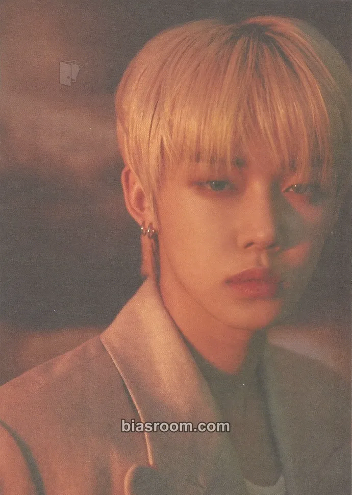Yeonjun HYBE Insight Museum Photocard - TOMORROW X TOGETHER - TOMORROW X TOGETHER K-pop photocard