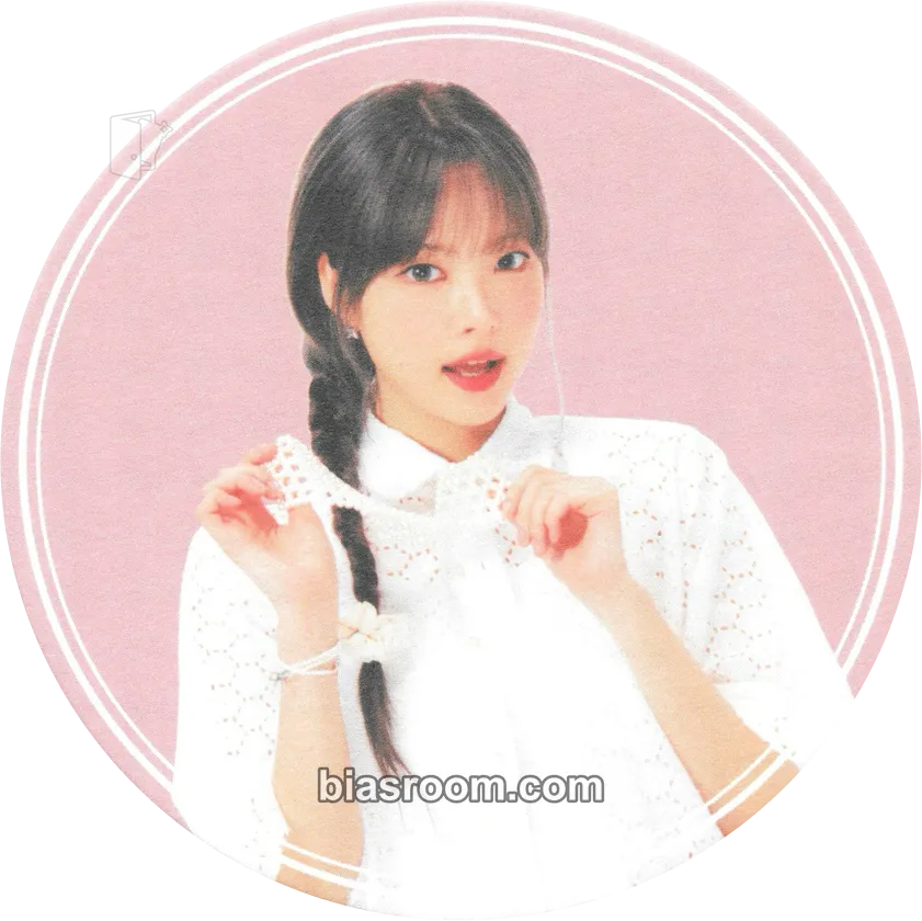 Hong Eunchae 2024 Japan Special Cafe 'Nostalgic Moments' Photocard - LE SSERAFIM - LE SSERAFIM K-pop photocard