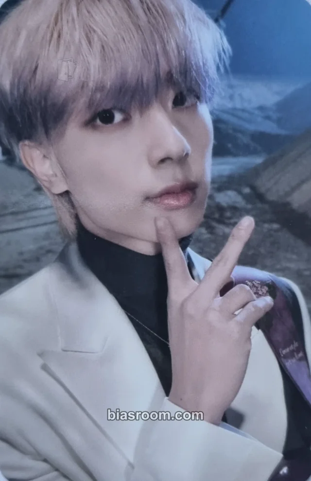 ONEWE - Kanghyun - Planet Nine: Voyager Album album photocard