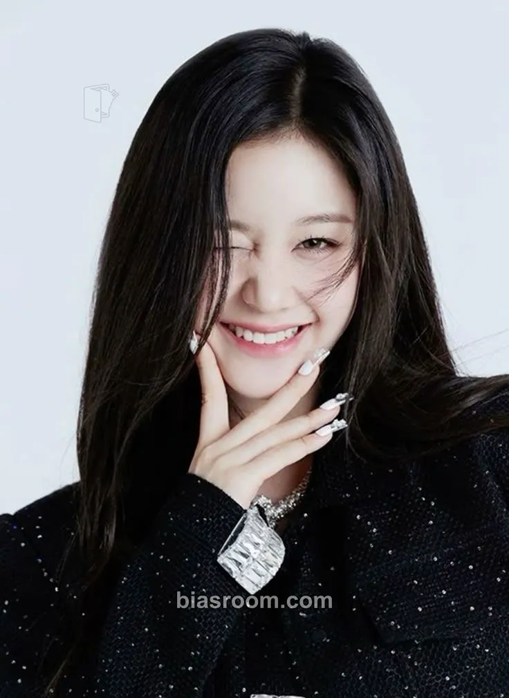 Pharita FOREVER Photocard - BABYMONSTER - BABYMONSTER K-pop photocard