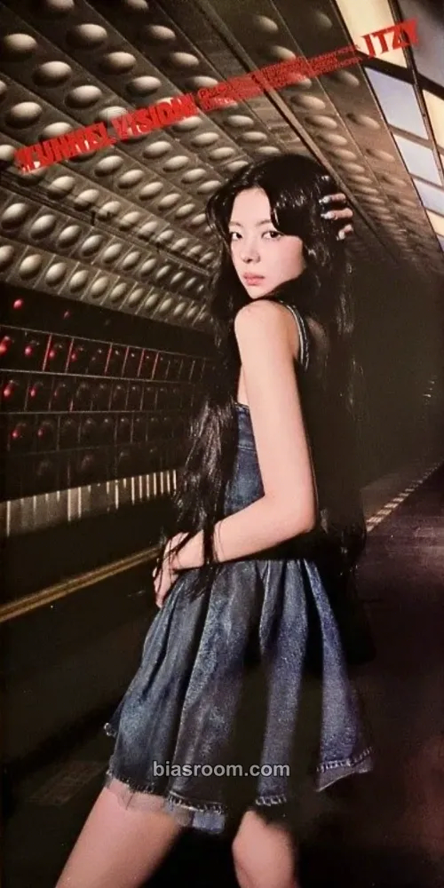 Lia TUNNEL VISION Photocard - ITZY - ITZY K-pop photocard