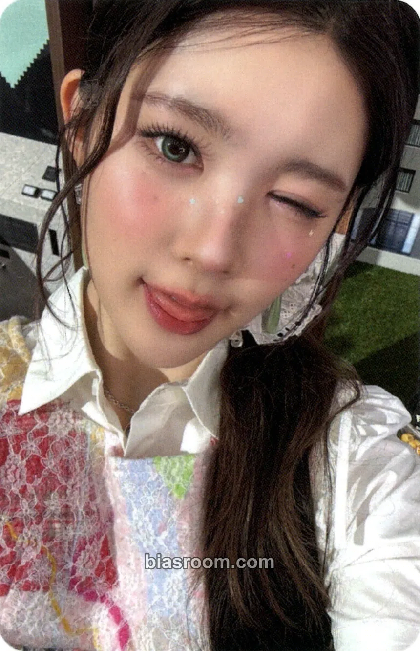 A-na RUDE! Photocard - Hearts2Hearts - Hearts2Hearts K-pop photocard