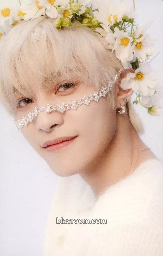 Yangyang 2023 Season's Greetings Photocard - WayV - WayV K-pop photocard