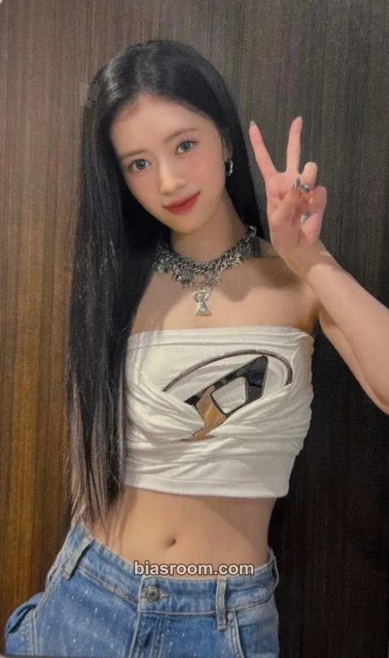Rima RISE UP Photocard - NiziU - NiziU K-pop photocard