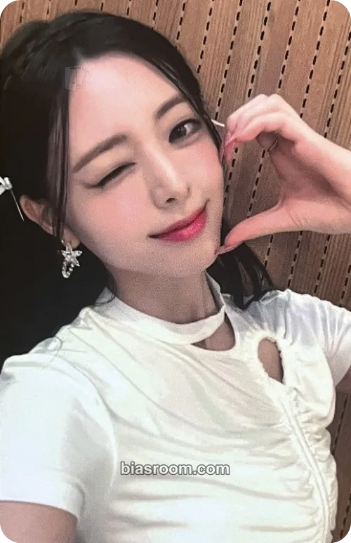 Yuna KILL MY DOUBT Photocard - ITZY - ITZY K-pop photocard
