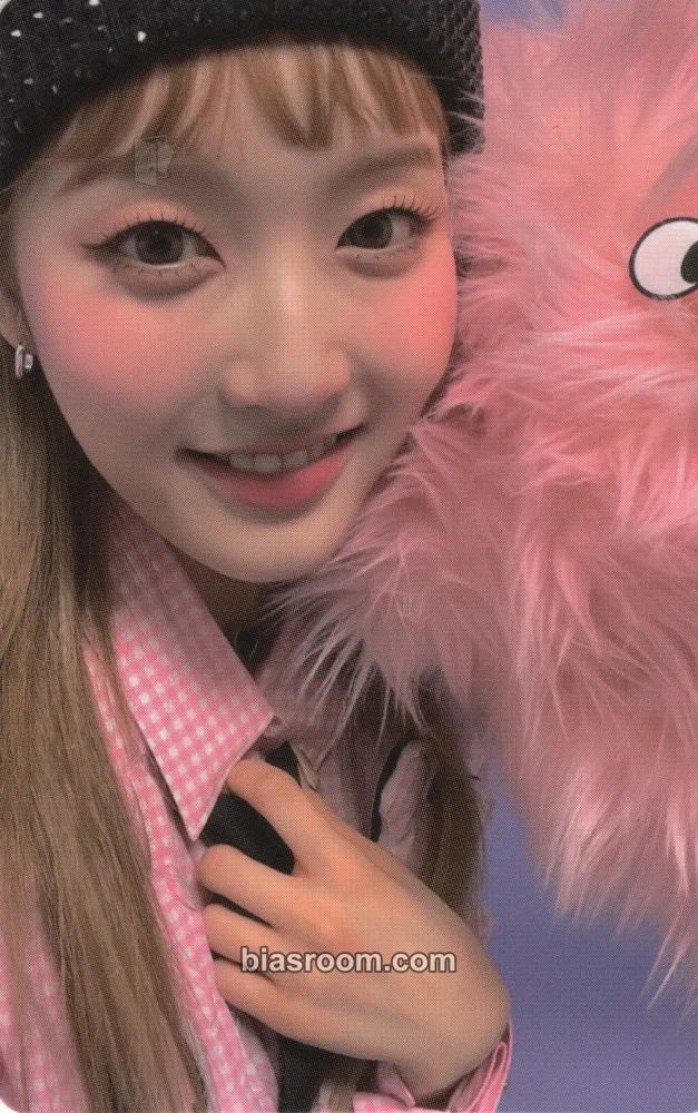Sieun Teddy Bear Photocard - STAYC - STAYC K-pop photocard