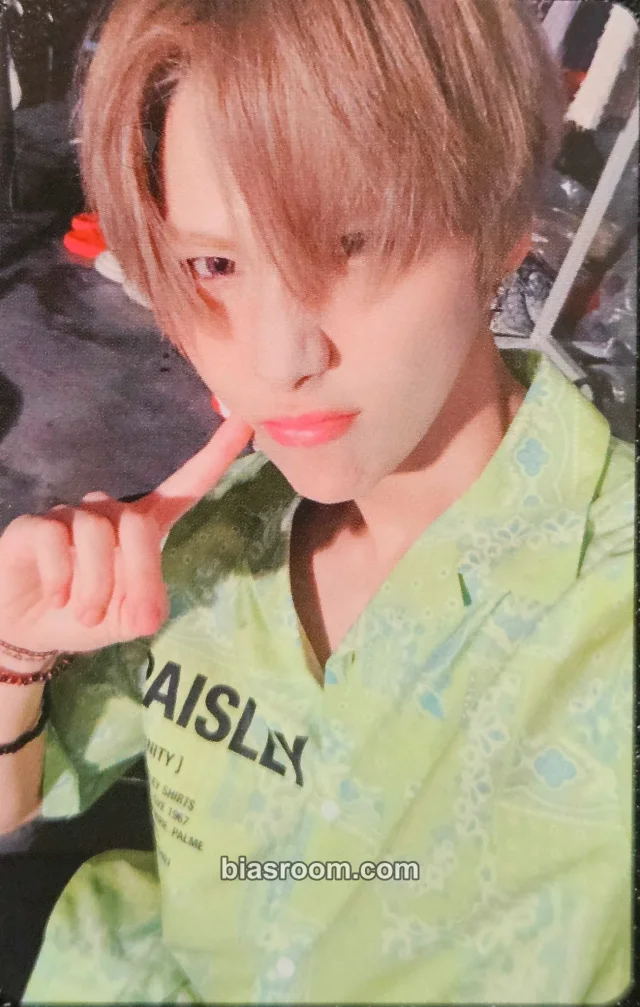 A.C.E - Wow - A.C.E Adventures in Wonderland Album album photocard