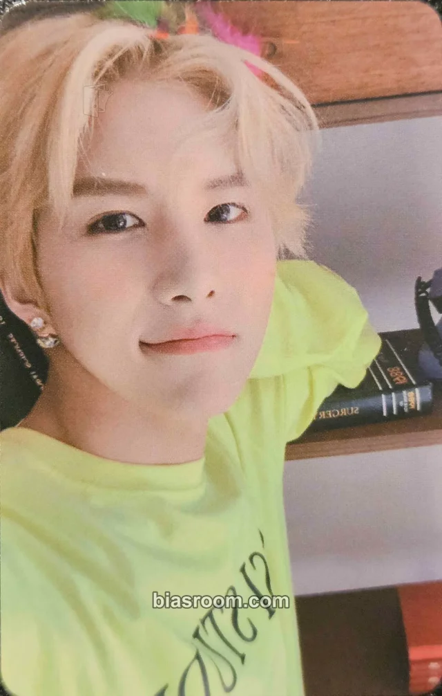 A.C.E - Wow - A.C.E Adventures in Wonderland Album album photocard