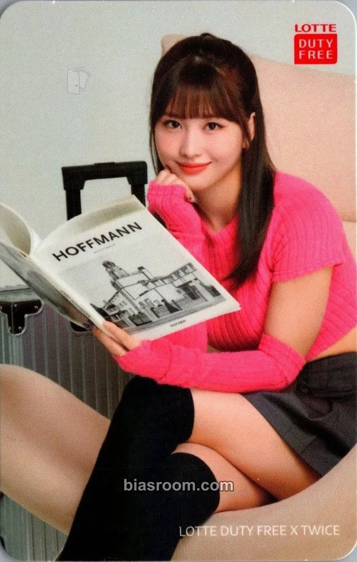 Momo TWICE x Lotte Duty Free Family Premier Photocard - TWICE - TWICE K-pop photocard