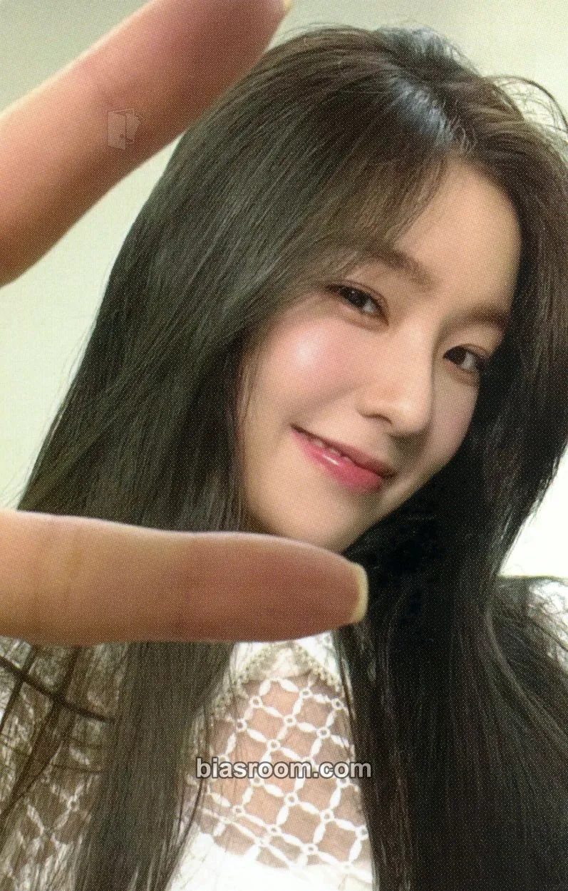Irene SMTown Live 2022: SMCU Express Photocard - Red Velvet - Red Velvet K-pop photocard