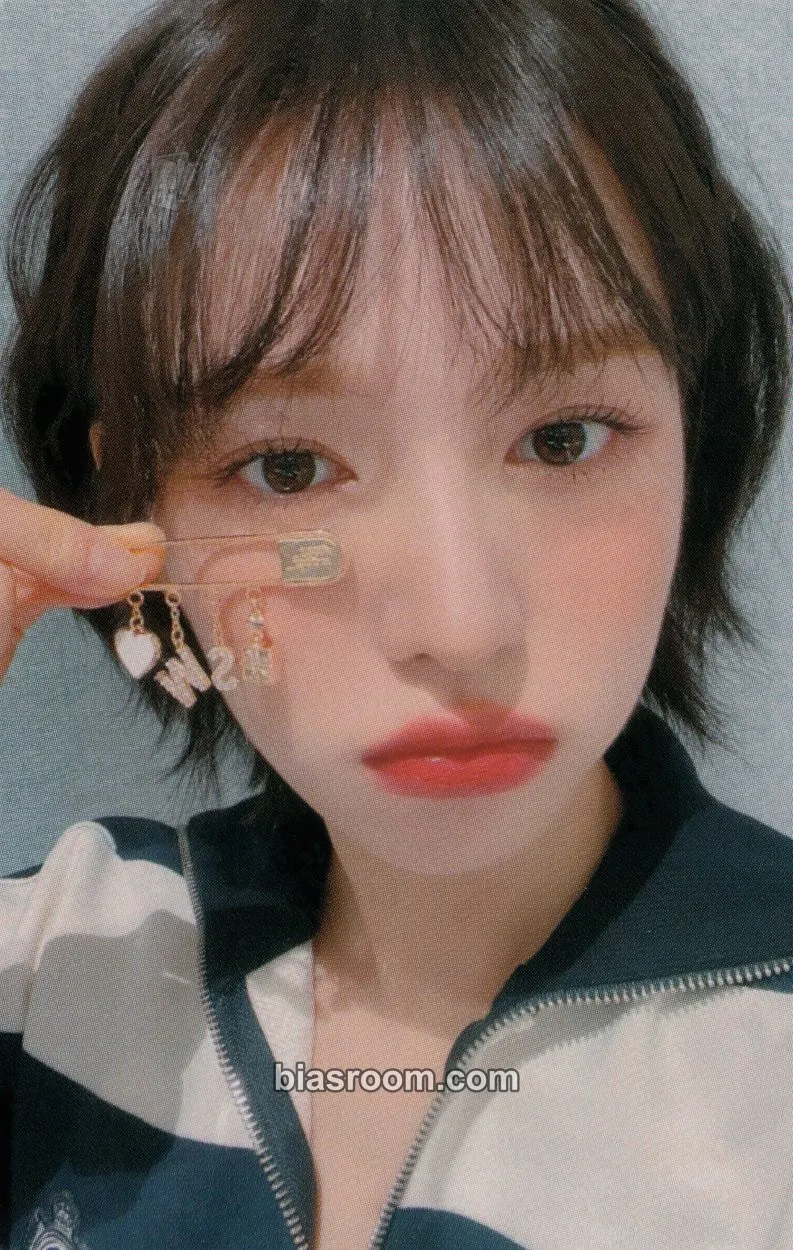 Wendy Happy Birthday! Photocard - Red Velvet - Red Velvet K-pop photocard