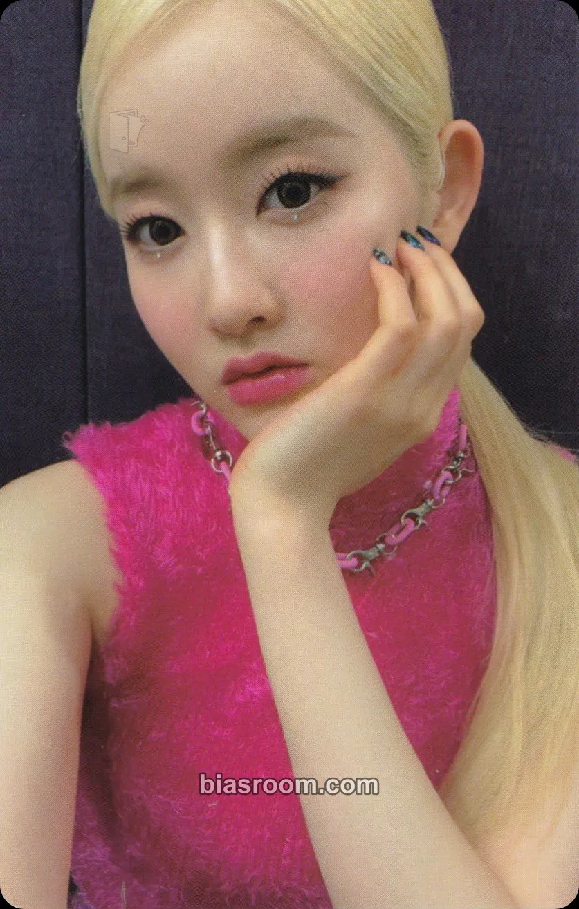 Sieun YOUNG-LUV.COM Photocard - STAYC - STAYC K-pop photocard