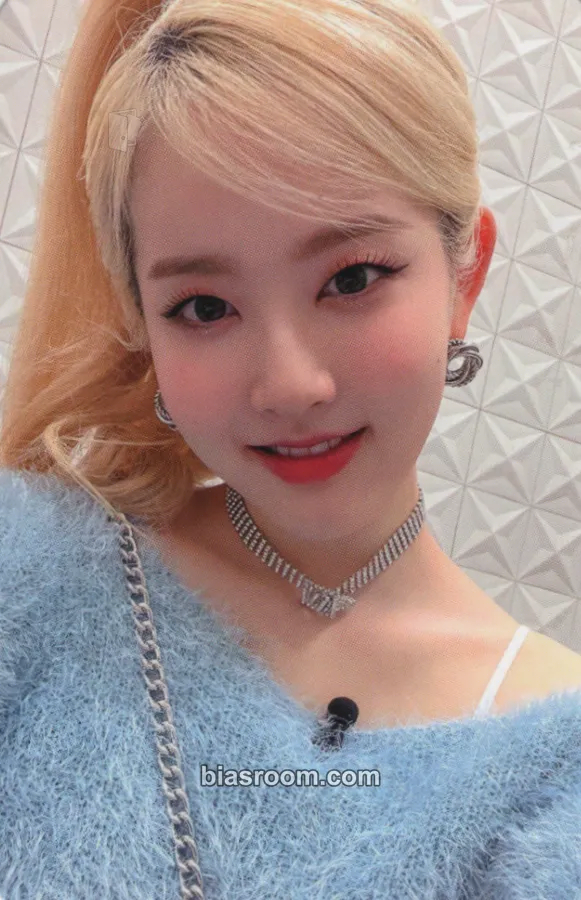Sieun YOUNG-LUV.COM Photocard - STAYC - STAYC K-pop photocard