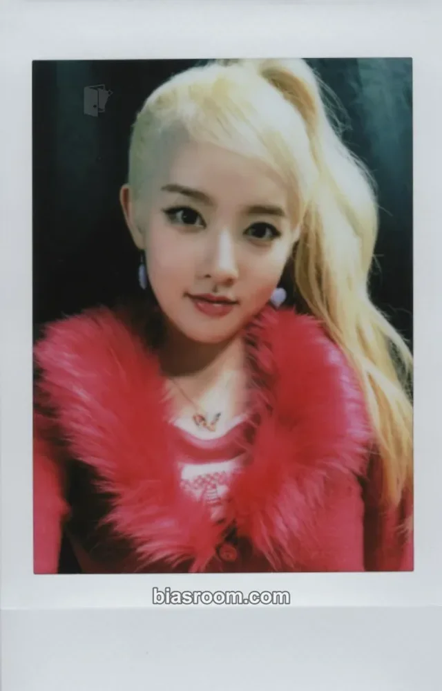 STAYC - Sieun - YOUNG-LUV.COM Album tower records purchase benefit polaroid