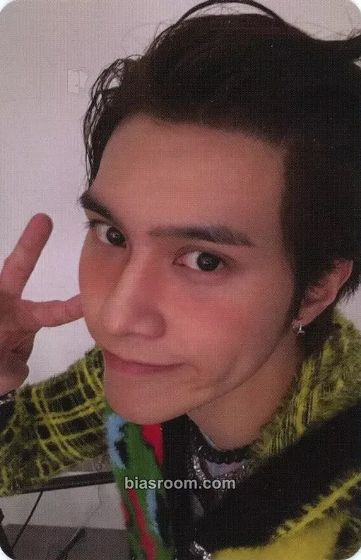Hendery Give Me That Photocard - WayV - WayV K-pop photocard