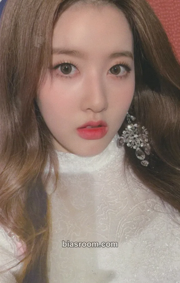 Sieun WE NEED LOVE Photocard - STAYC - STAYC K-pop photocard