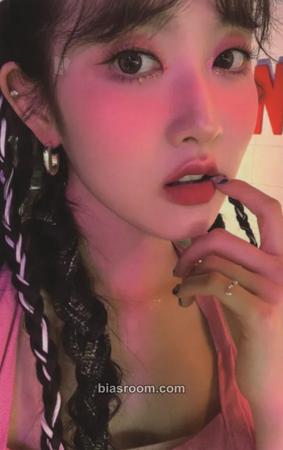 Sieun WE NEED LOVE Photocard - STAYC - STAYC K-pop photocard