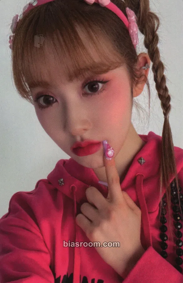 Sieun Teddy Bear Photocard - STAYC - STAYC K-pop photocard