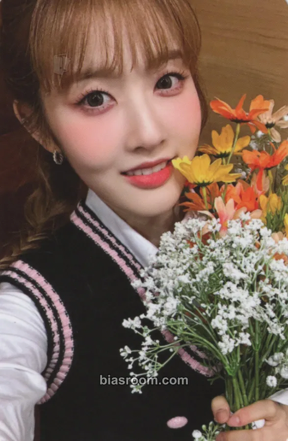 Sieun Teddy Bear Photocard - STAYC - STAYC K-pop photocard
