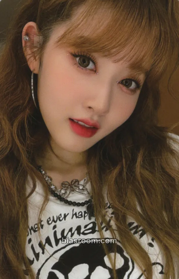 Sieun Teddy Bear Photocard - STAYC - STAYC K-pop photocard