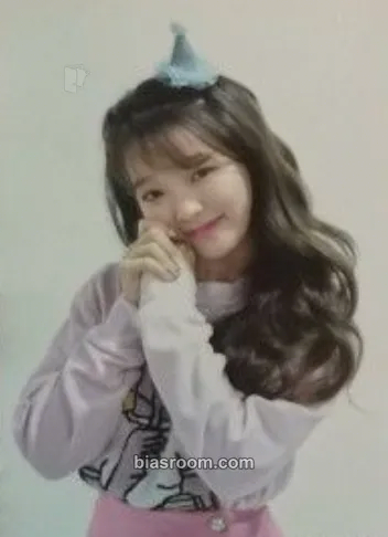 Seunghee Banana Allergy Monkey Photocard - OH MY GIRL - OH MY GIRL K-pop photocard