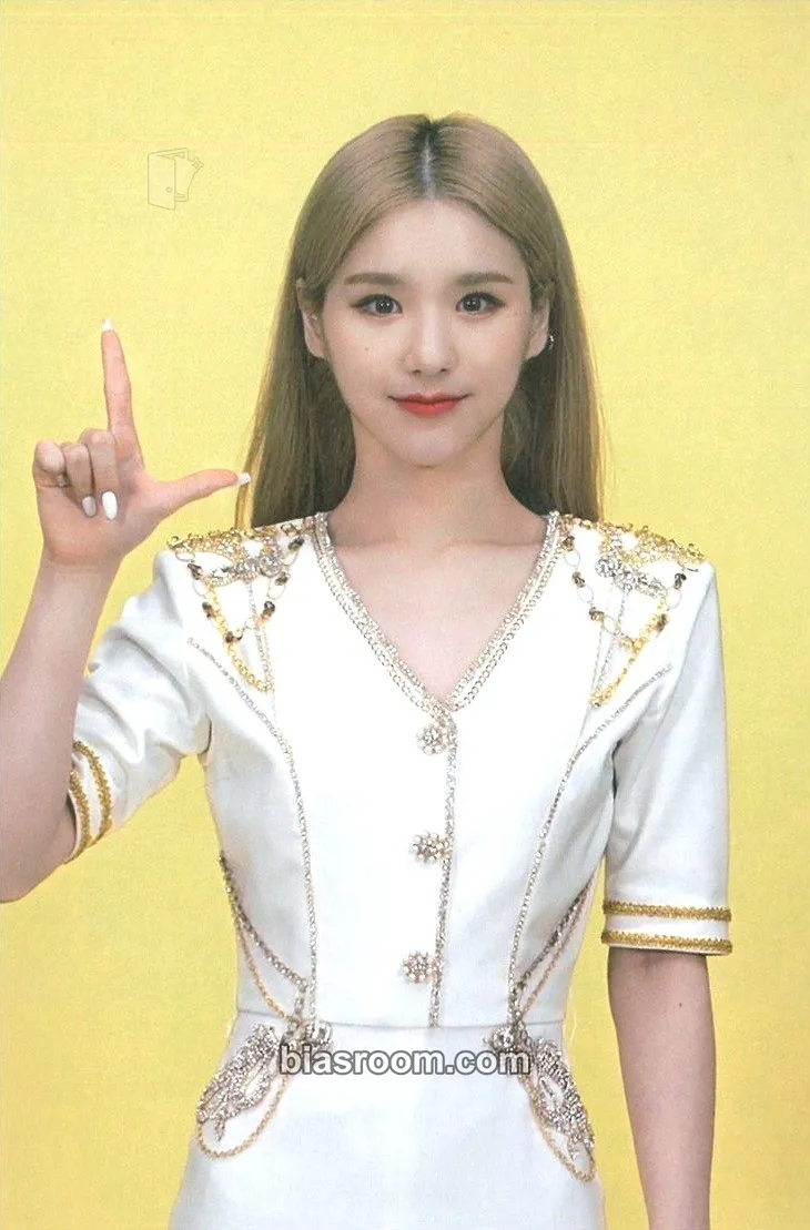 HeeJin KCON:TACT 4U Photocard - LOONA - LOONA K-pop photocard