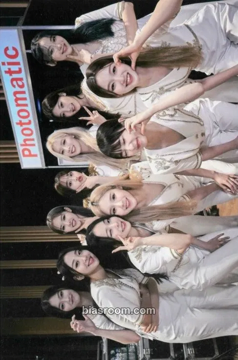 KCON:TACT 4U Photocard - LOONA - LOONA K-pop photocard