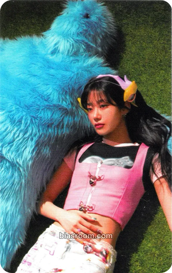 Kazuha CRAZY (Japanese Ver.) Photocard - LE SSERAFIM - LE SSERAFIM K-pop photocard