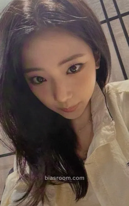 Ruka WE GO UP Photocard - BABYMONSTER - BABYMONSTER K-pop photocard