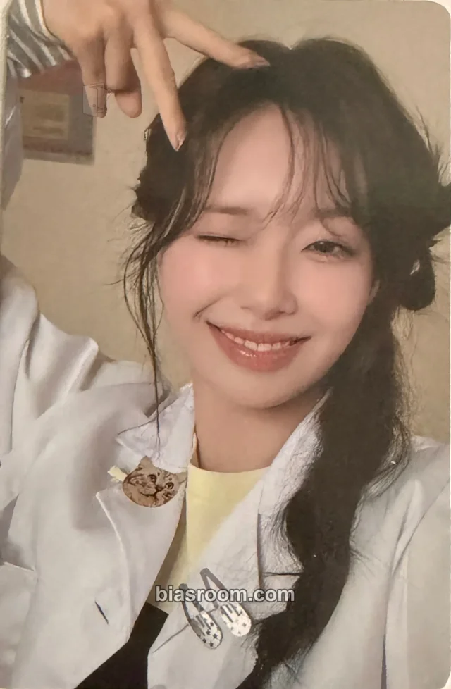 Chuu - Chuu - 2026 Seasons Greetings CHUUTORIAL Other season's greetings