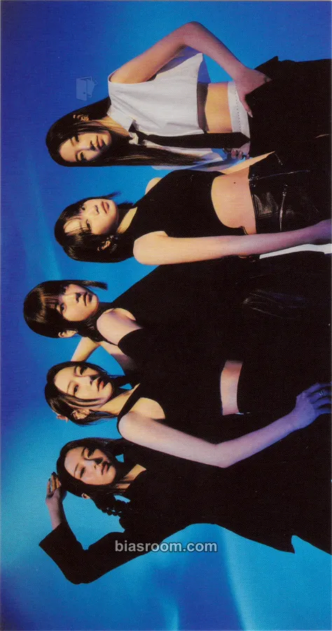 Flame Rises Tour (2023) Photocard - LE SSERAFIM - LE SSERAFIM K-pop photocard