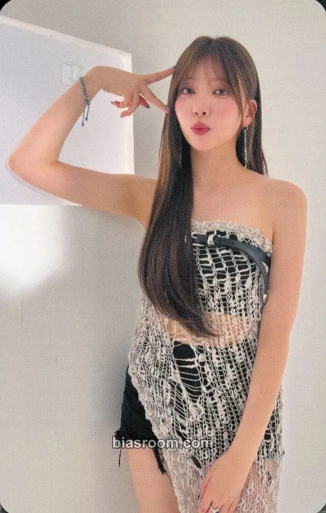 Mayuka RISE UP Photocard - NiziU - NiziU K-pop photocard