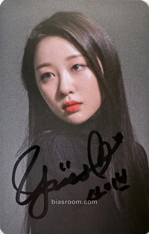 Yves LOONA 2nd Concert: LOONAVERSE Photocard - LOONA - LOONA K-pop photocard